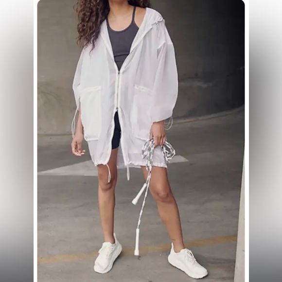 SOLD Free People Float On
Parachute Jacket M/L - Picture 4 of 4